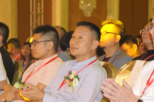 1440048388649008.jpg 卡姿兰集团(香港)有限公司总裁唐锡隆出席庆典.JPG