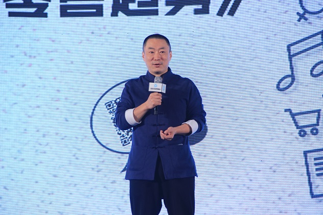 黄韬.JPG