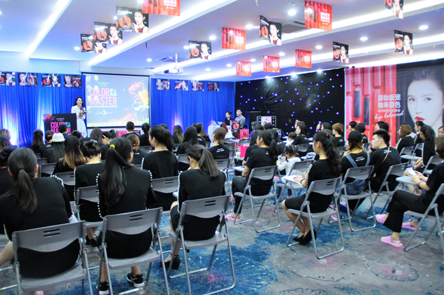 伊卡露诗2017伊彩学院&全国BA彩妆精英赛武汉站 伊卡露诗2017伊彩学院&全国BA彩妆精英赛武汉站
