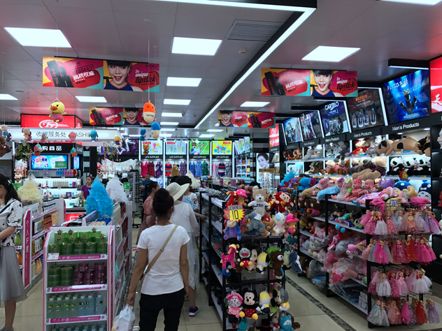 1499063405680018.jpg 天宇店内以毛绒玩偶做引流_副本.jpg