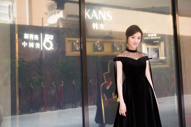 1501159515168400.jpg 5.景甜观看不眠之夜(可替换option1).jpg