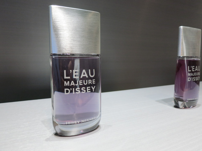 1505388958631812.jpg leau_isseymiyake-20161211_000-thumb-660x495-740780.jpg