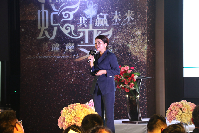 重庆怡亚通川渝化妆品有限公司CS渠道事业部总经理周娟 重庆怡亚通川渝化妆品有限公司CS渠道事业部总经理周娟