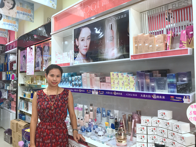 丽姿名妆店老板 江慧4.jpg