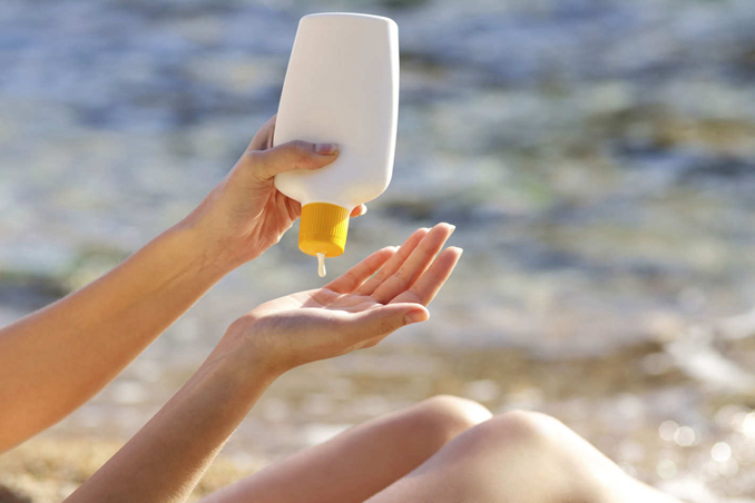 1506681294267175.jpg 29-sunscreen-myths.w710.h473.2x_副本.jpg