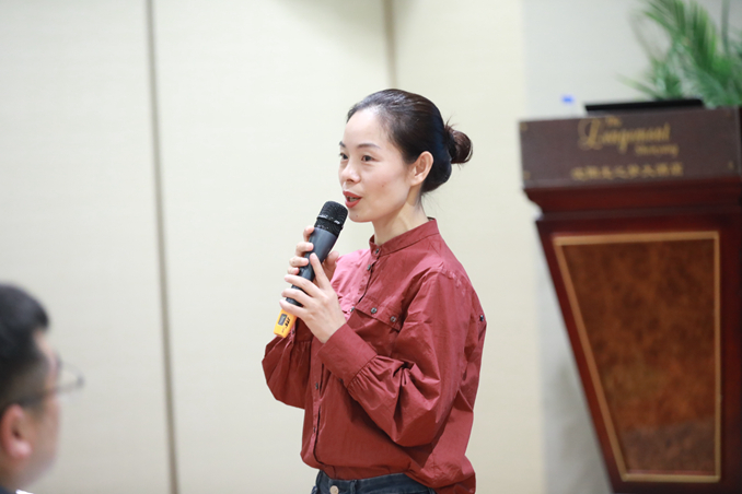 1508750898418342.jpg 品观网董事长 邓敏02.jpg