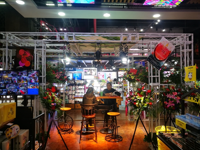 1509421054422510.jpg 直播间图片.jpg