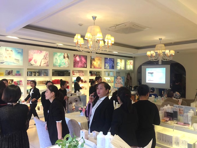 1509422787600054.jpg 品鉴会2.JPG