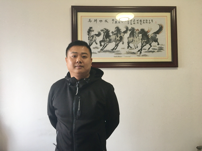 1512725119417348.jpg 何斌_副本.jpg