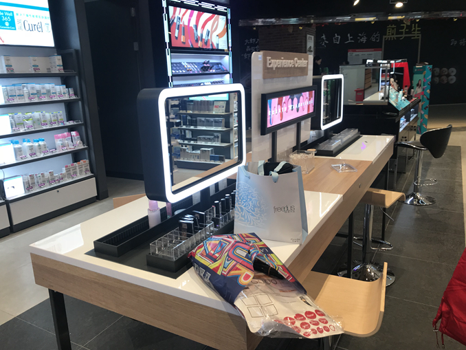 1513150353872173.jpg 店内体验区2.jpg