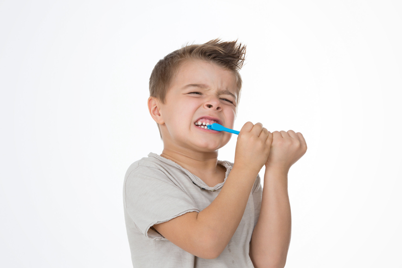 1513248259767310.jpg common-tooth-brushing-mistakes_副本.jpg