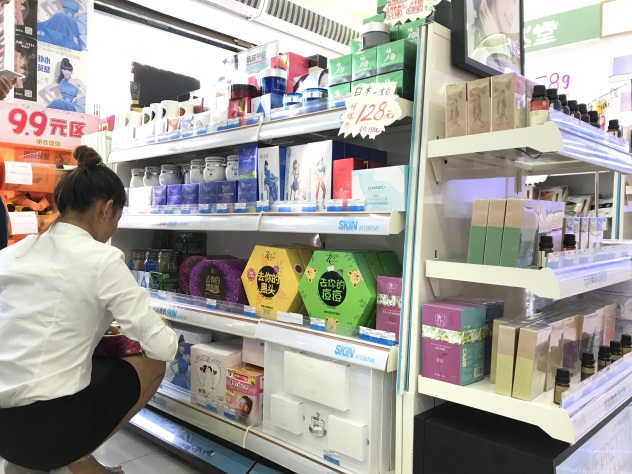 1514544662825960.jpg 店内货架.JPG