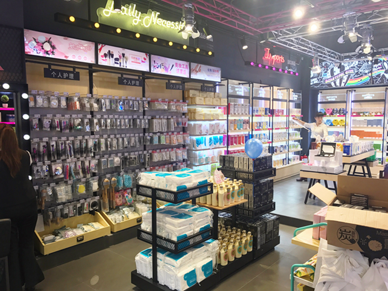 店内2.jpg