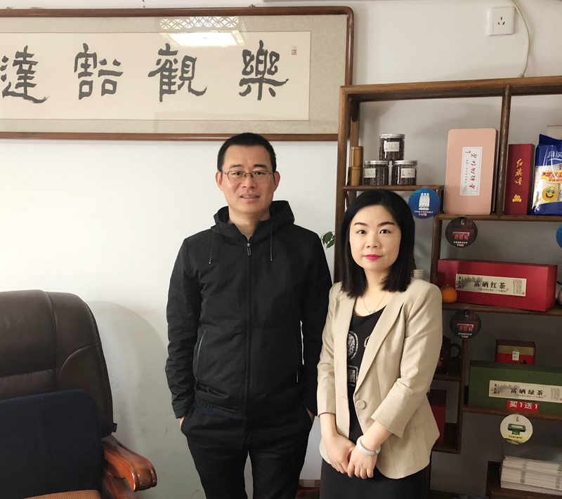 1524726670533537.jpg 闫利(左)_副本.jpg