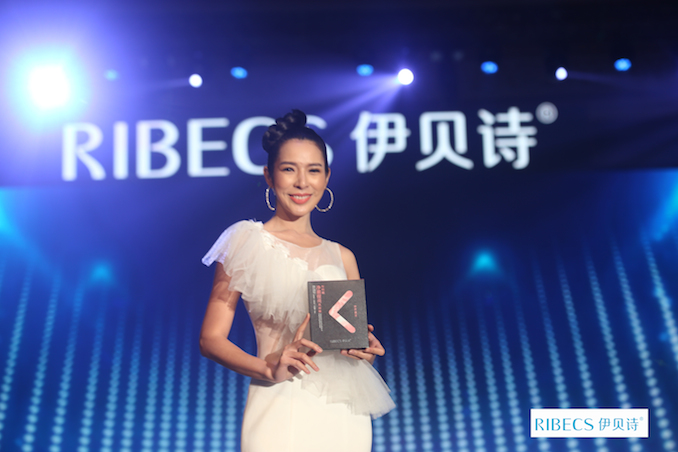 1525789674205358.jpg 图:模特走秀.jpg