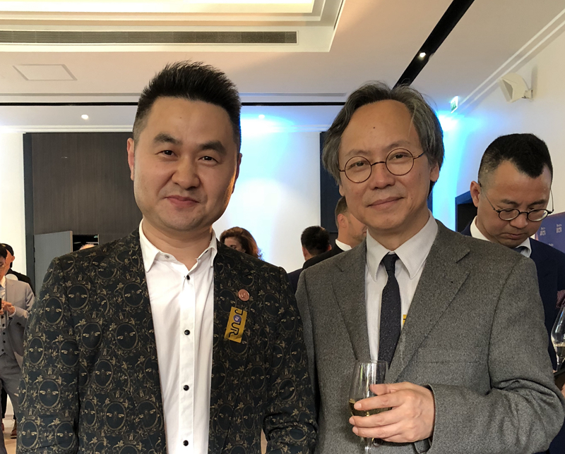 杨建国与清华大学美术学院院长鲁晓波合影 杨建国与清华大学美术学院院长鲁晓波合影