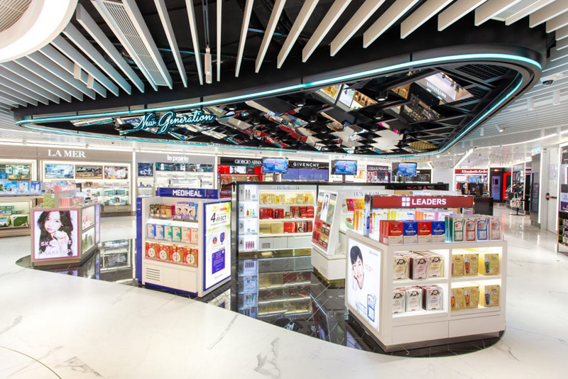新罗免税店香港机场店化妆品柜台_副本.jpg