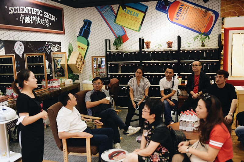 门店店长进行销售分享 门店店长进行销售分享