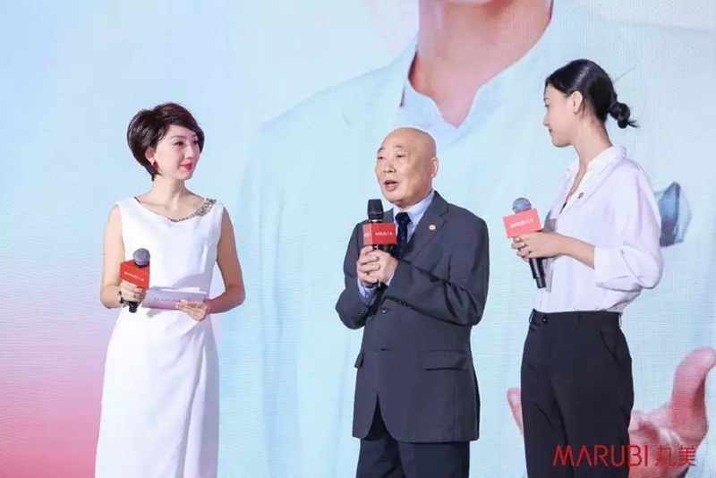 丸美产品研发总监佐佐木公夫 丸美产品研发总监佐佐木公夫
