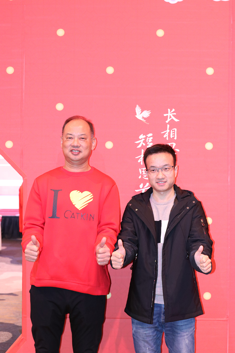 卡婷品牌创始人陈侨川（左）.jpg