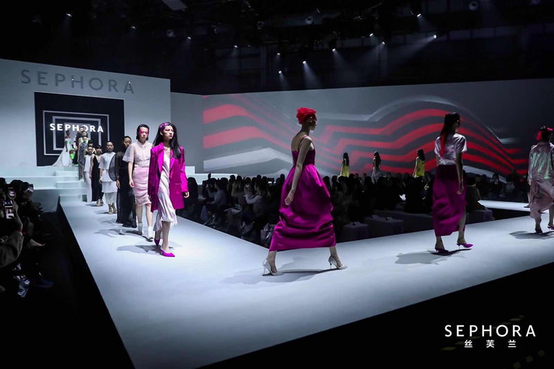 1553255988931590.jpg “为美而声” 丝芙兰SEPHORA 2019春夏全球美容潮流趋势暨独家新品发布会_秀场图.jpg