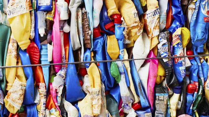 global-brazil-recycling-plastics-040517_tcm244-504557_w940_副本.jpg