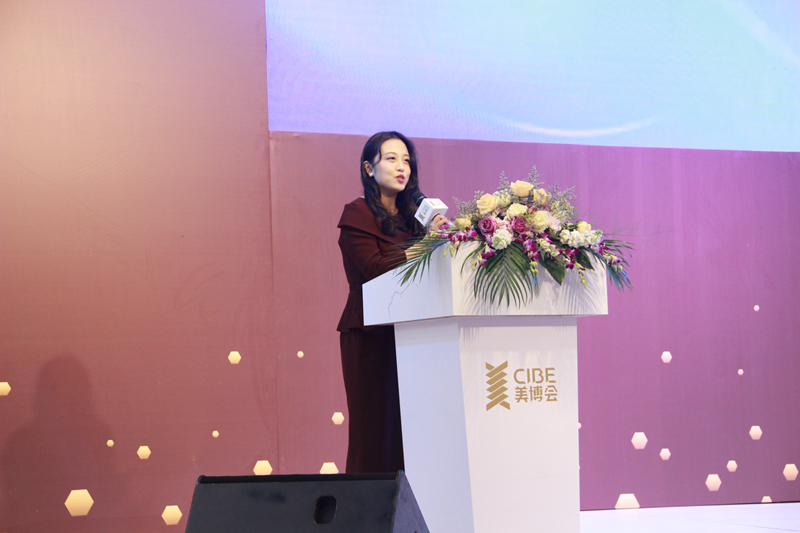 1557297505916863.jpg 3 京东全球购个护美妆负责人 李汉青_副本.jpg