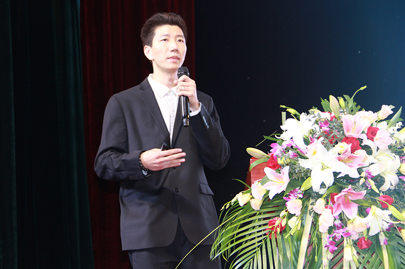1565446148287296.jpg 5、广东省美容美发化妆品行业协会非洲贸易部部长张海帆.JPG