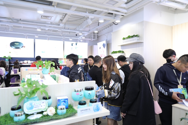 1574339797829695.jpg 模拟店铺1.jpg