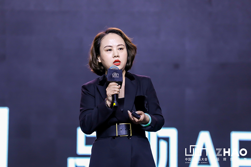1597739804568762.jpg 李琴娅特写.jpg