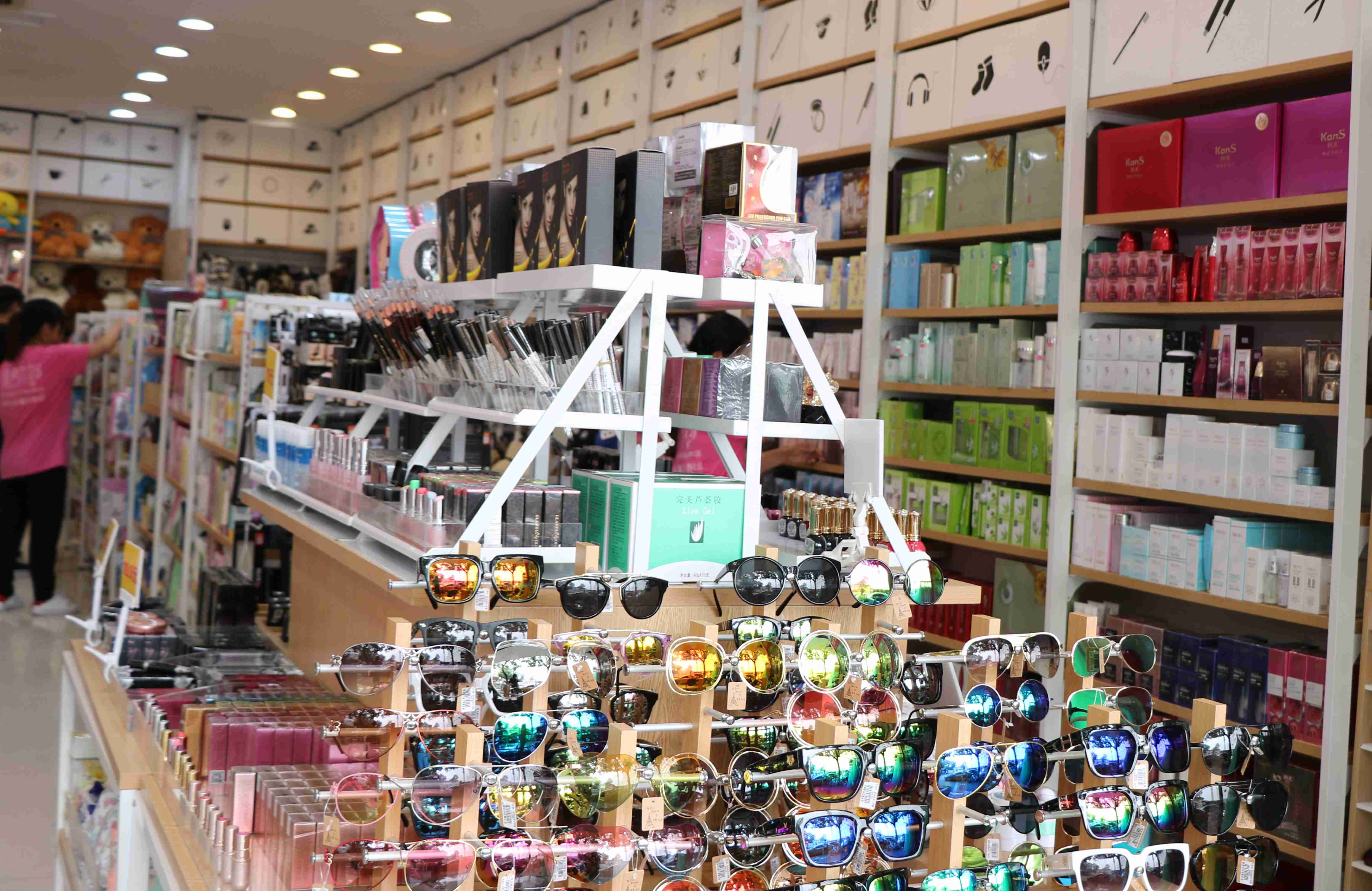 化妆品店猛刮“非妆品”风 这些“坑”千万别踩
