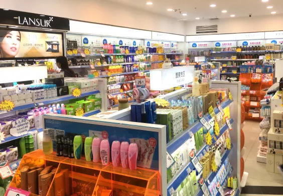 我进商场开化妆品店 店租1年50万/月利润1万却倒闭了