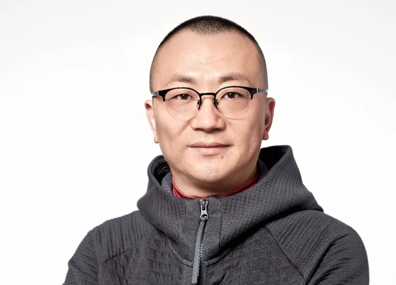 完美日记冯琪尧：疫后线上线下“机会均等”