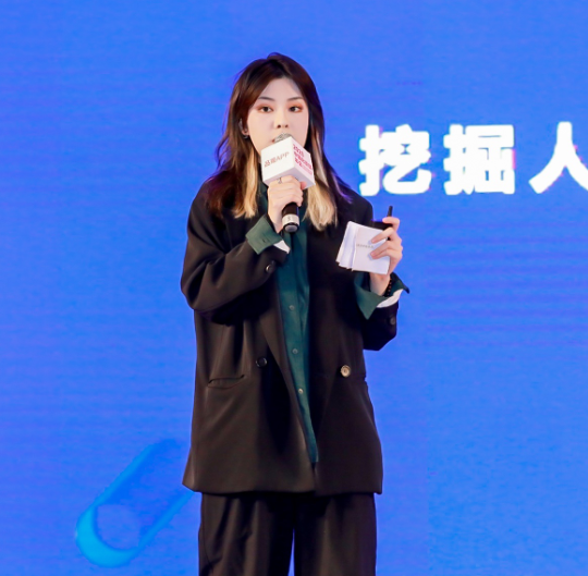 中国化妆品年会 | 抖音达人黄三斤：一年半增粉1700万的逻辑