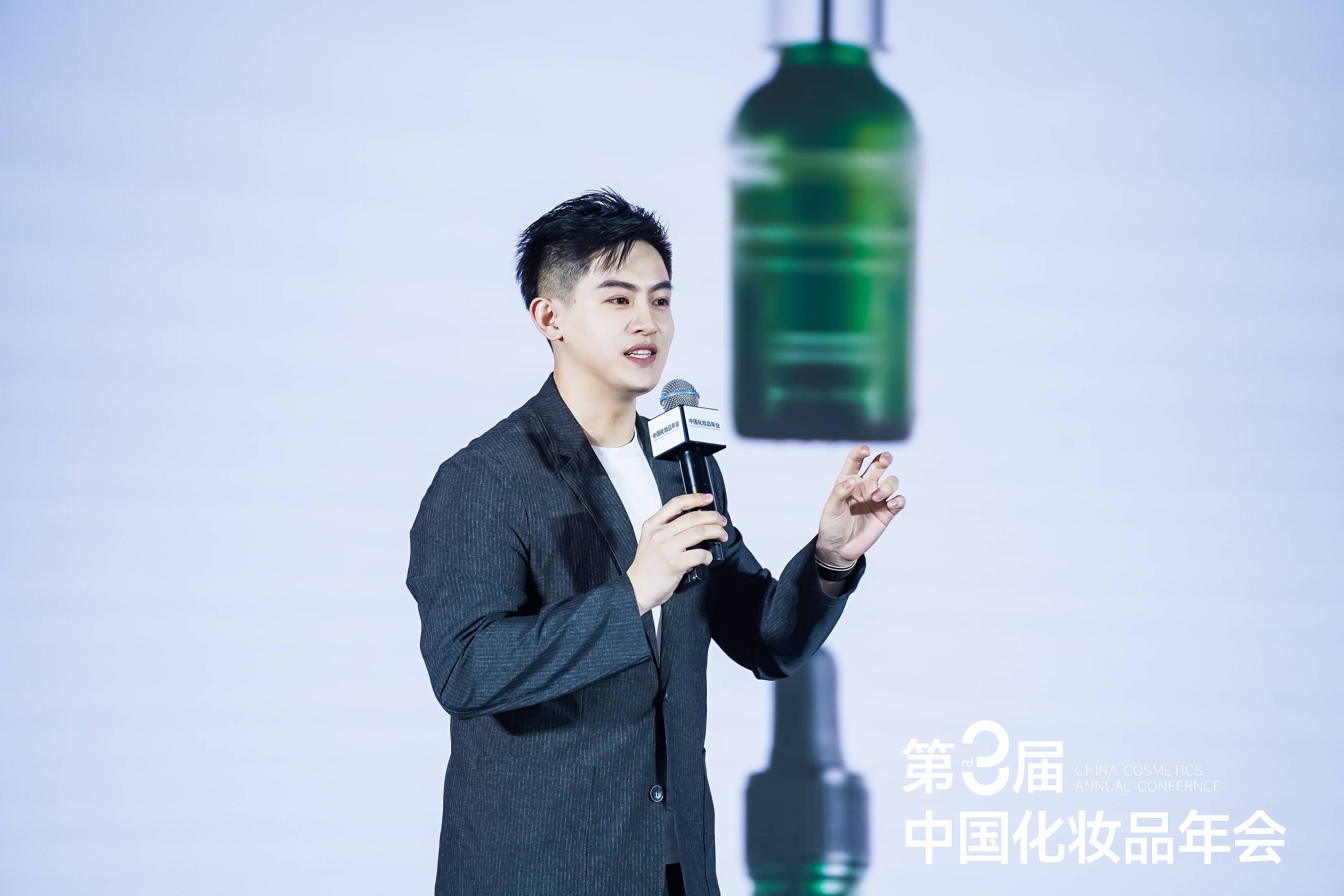 护肤科普博主小本Brant：品牌切忌盲目堆砌成分 | 中国化妆品年会