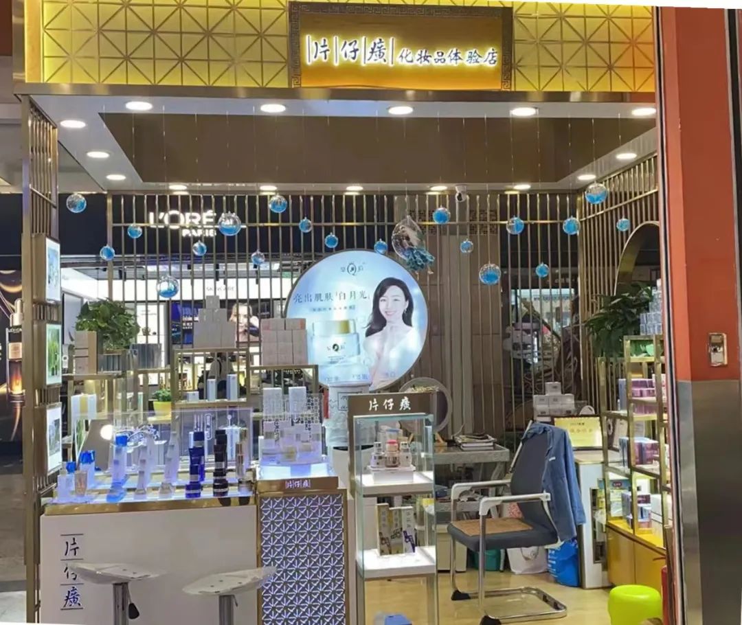 6天卖15万！不足10平米的小店，将实体生意“拿捏”了