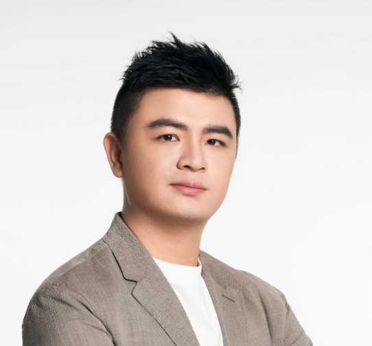 珀莱雅换帅