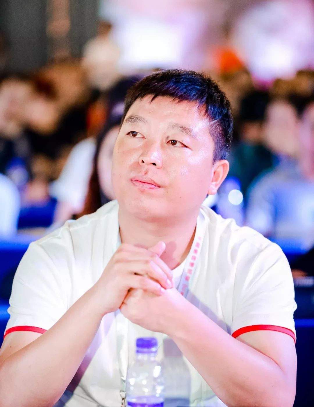 在创立陌花阡开以前,王博曾做过京润珍珠的华东大区经理,也在阿里做过