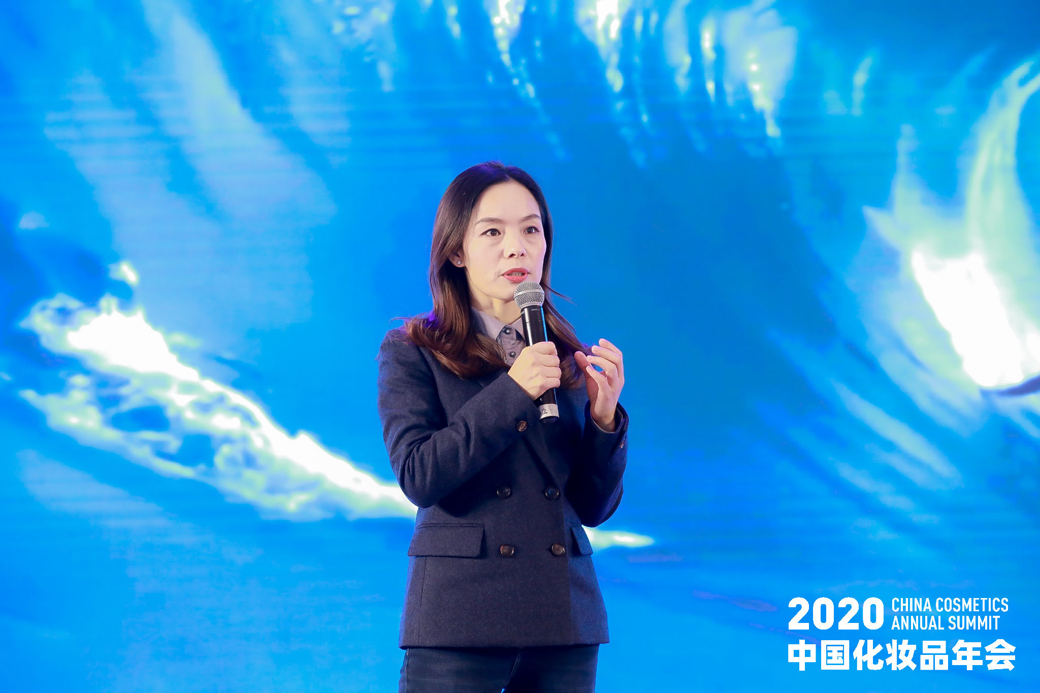 邓敏张楚标叶国富刘晓坤带美妆行业冲浪