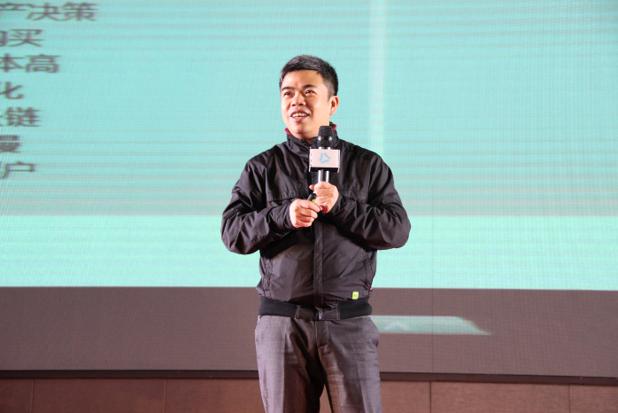 2014中国化妆品零售峰会(华中61武汉站)进入第二天,广州吴志刚品牌