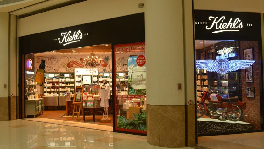 另类科颜氏为什么要在店里摆一个人体骨骼标本