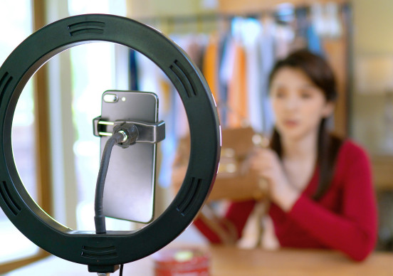 单场破1.4亿！取代章小蕙的人来了？