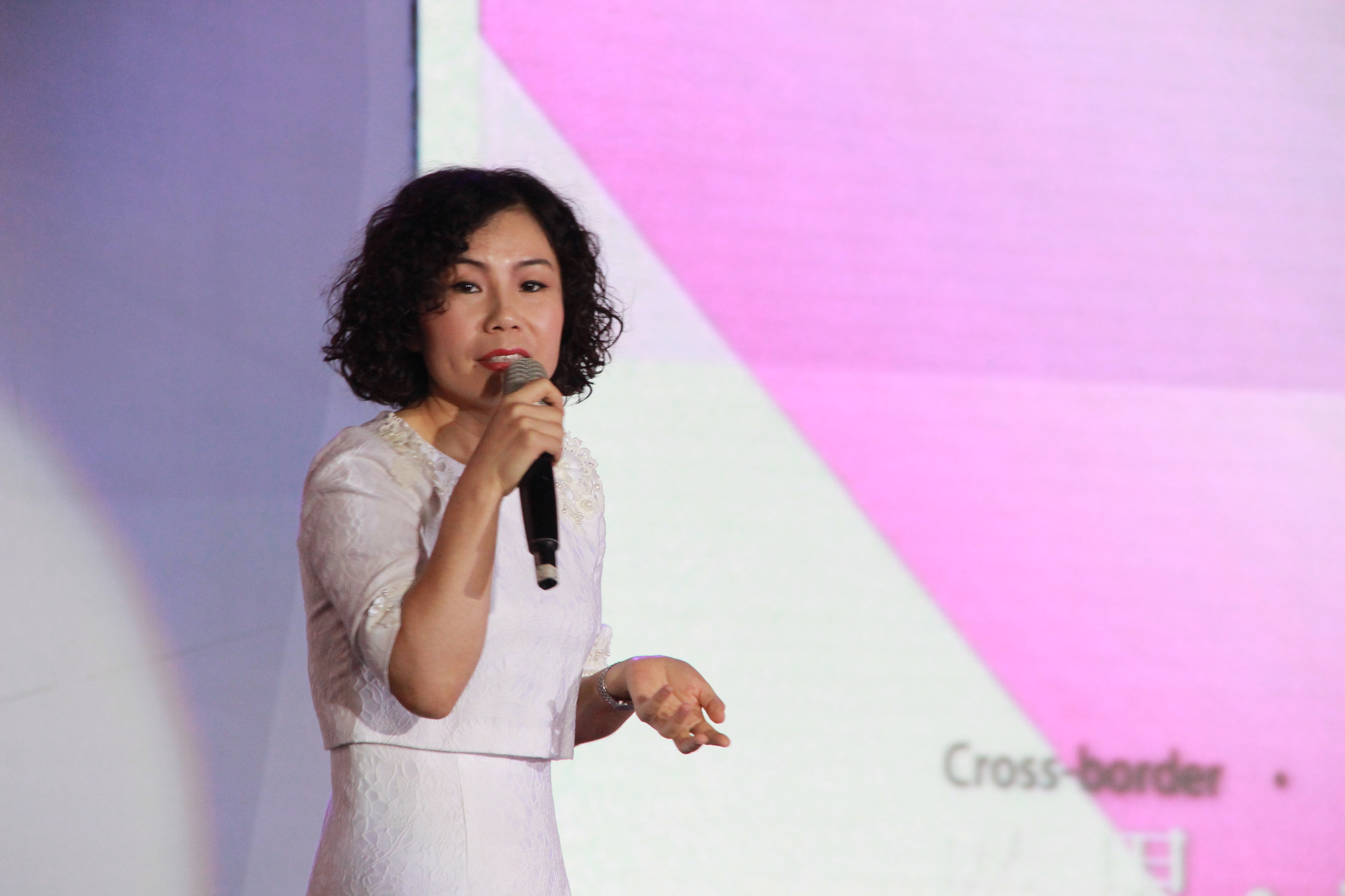 [直击中国化妆品大会]贝豪梁宏丽：小小面膜大大未来